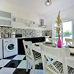 Casa Lavanda Shared Pool Tatil Evi Vrsar