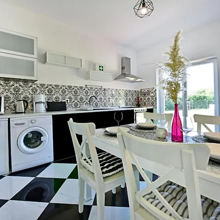 Casa Lavanda Shared Pool Semesterbostad Vrsar