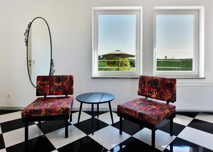 Casa Lavanda Shared Pool * 브르사르