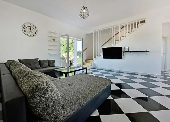 Casa Lavanda Shared Pool