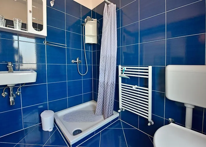 Casa Lavanda Shared Pool * 브르사르