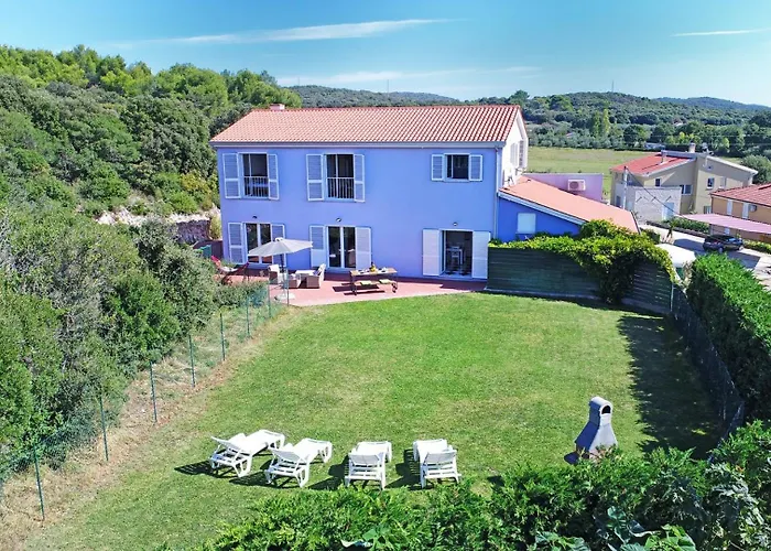 Casa Lavanda Shared Pool 펜션 *