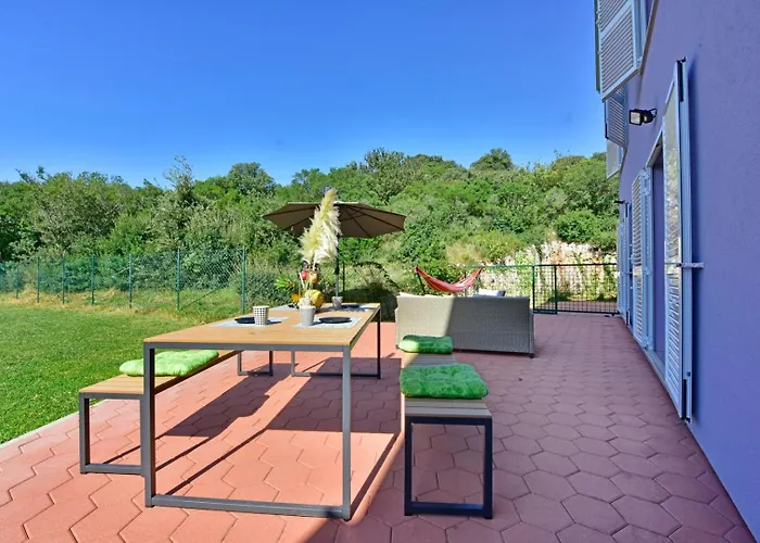 펜션 Casa Lavanda Shared Pool 브르사르