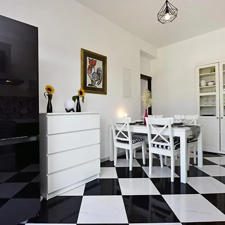 بيت للعطل Casa Lavanda Shared Pool فيرسار