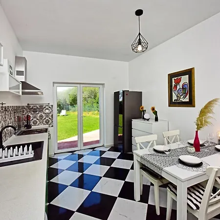 بيت للعطل Casa Lavanda Shared Pool فيرسار