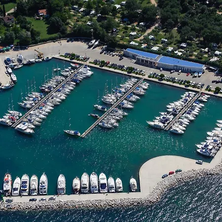 Casa Lavanda Shared Pool * فيرسار